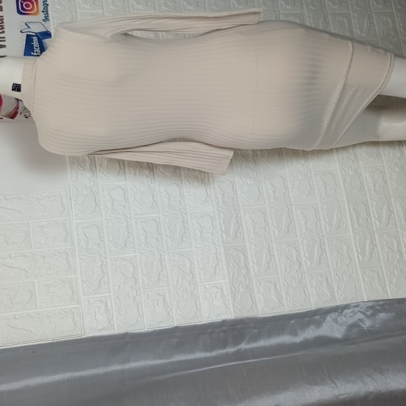 FOREVER 21 knitted trutle Neck dress - Picture 6 of 7